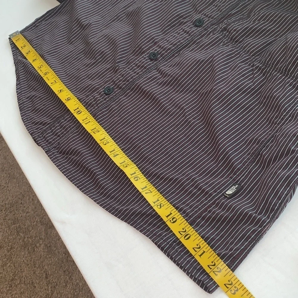 The North Face button down shirt long sleeve hidden pockets stripes size medium